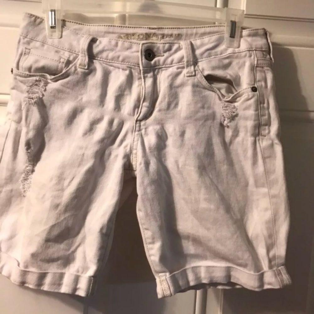 WHITE SHORTS